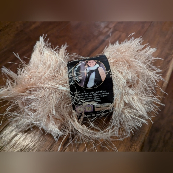 Eyelash Yarn Lot - Purple, Blue, Black, Tan, Multi Color 9 Skiens 465g - Picture 14 of 15